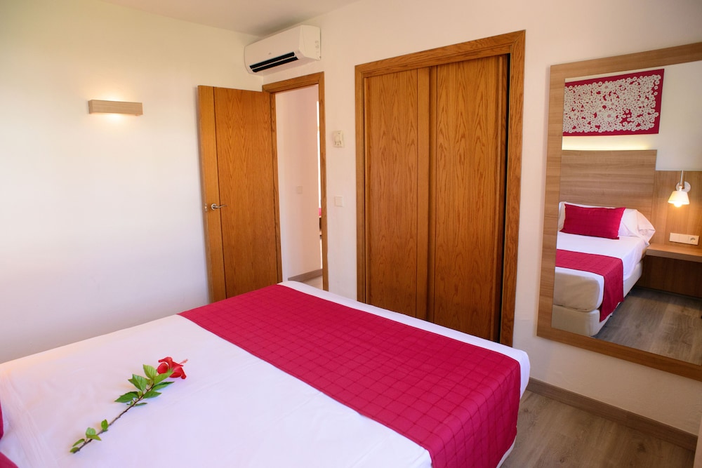 Cala Llenya Resort Ibiza - Hotel — Hotel rooms in Santa Eulalia, Balearic Islands