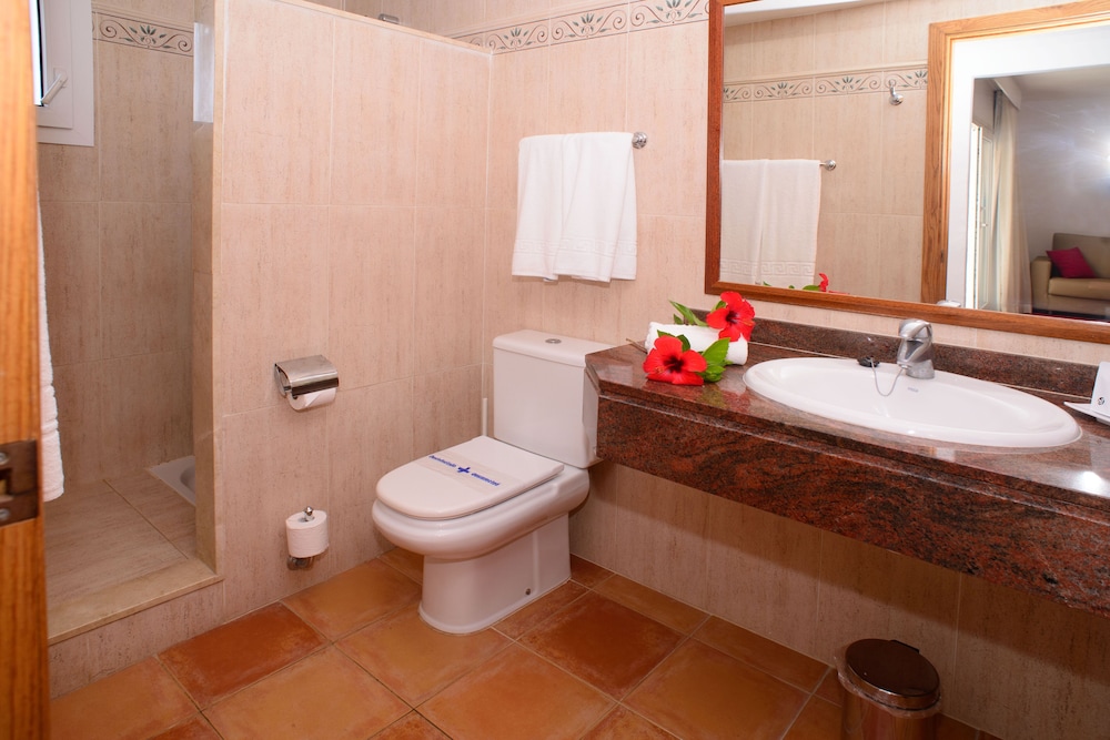 Cala Llenya Resort Ibiza - Hotel — Hotel rooms in Santa Eulalia, Balearic Islands
