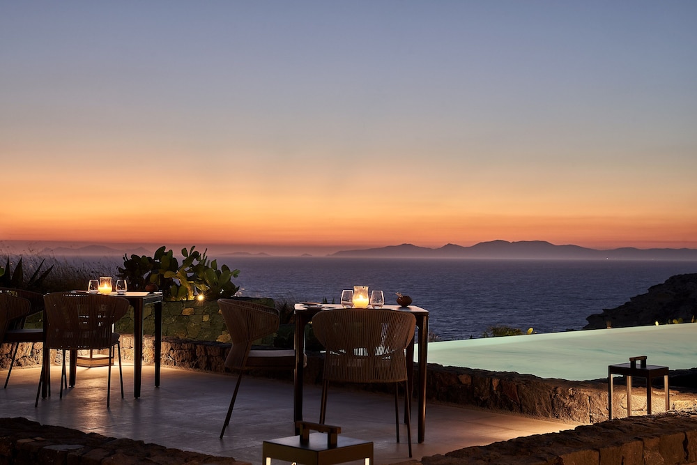 Canaves Epitome - Small Luxury Hotels of the World — Restaurant & bars in Oia, South Aegean