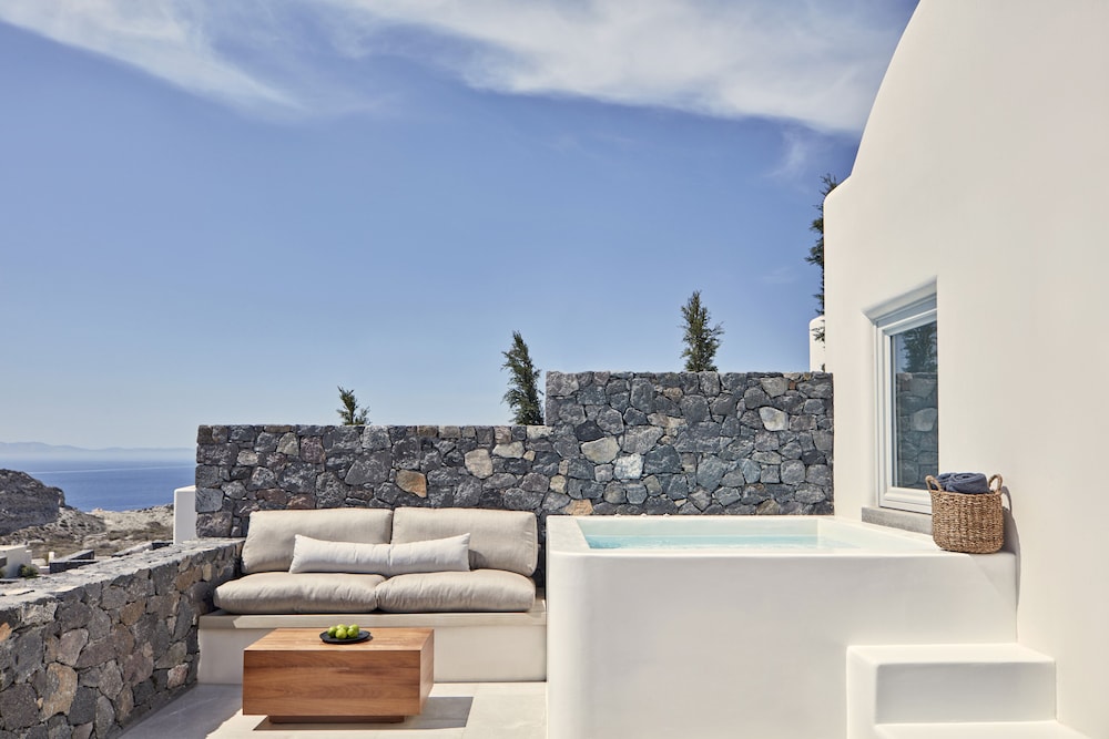 Canaves Epitome - Small Luxury Hotels of the World — Hotel building in Oia, South Aegean