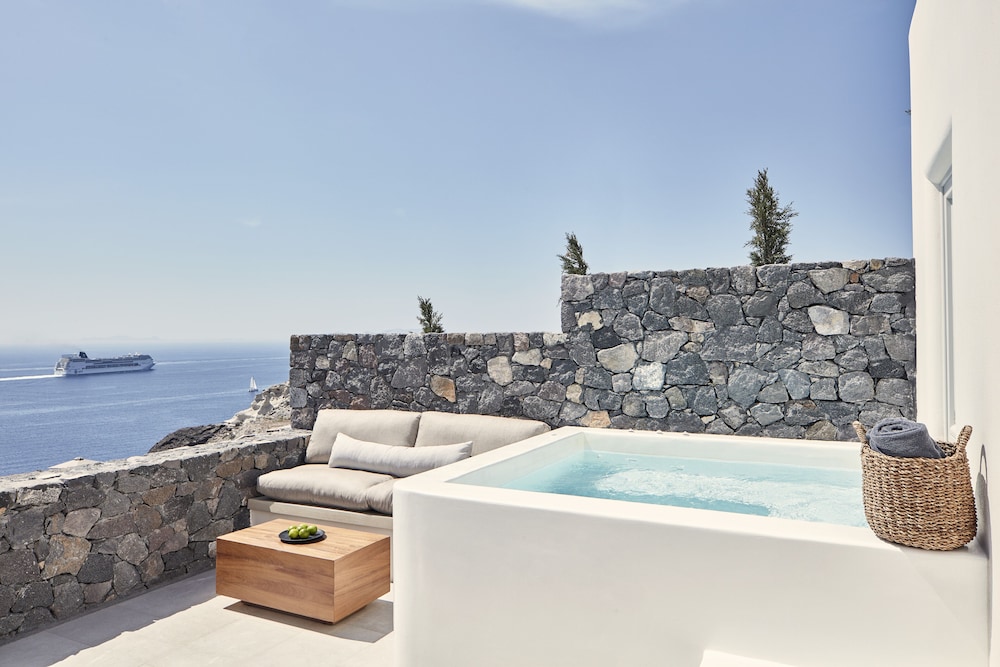 Canaves Epitome - Small Luxury Hotels of the World — Swimming pool in Oia, South Aegean