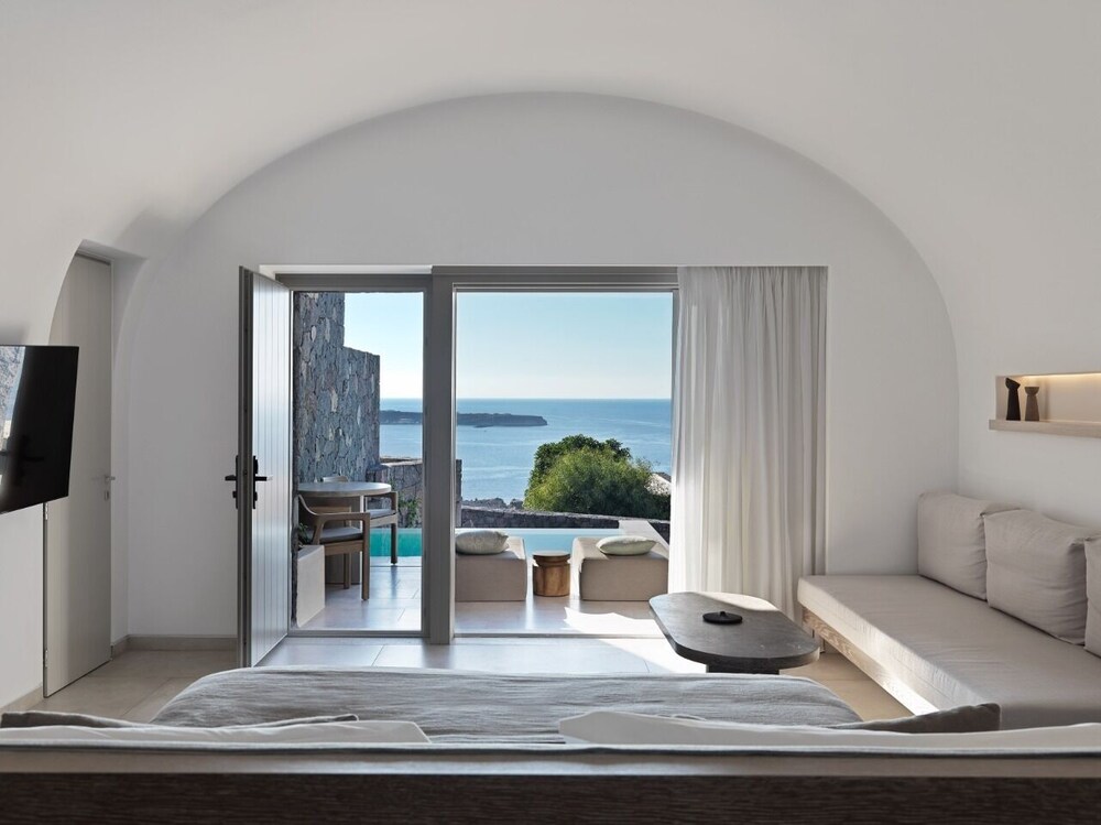 Canaves Epitome - Small Luxury Hotels of the World — Hotel rooms in Oia, South Aegean