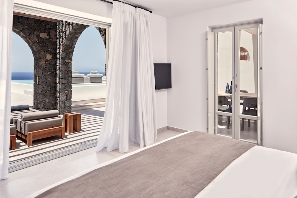 Canaves Epitome - Small Luxury Hotels of the World — Hotel rooms in Oia, South Aegean