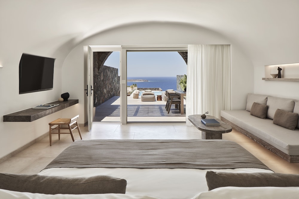 Canaves Epitome - Small Luxury Hotels of the World — Hotel rooms in Oia, South Aegean