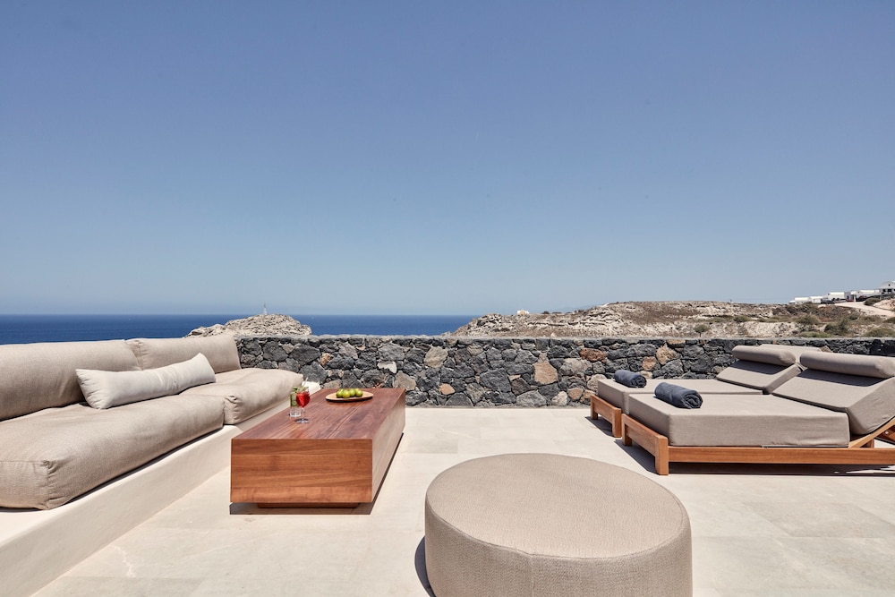 Canaves Epitome - Small Luxury Hotels of the World — Hotel rooms in Oia, South Aegean