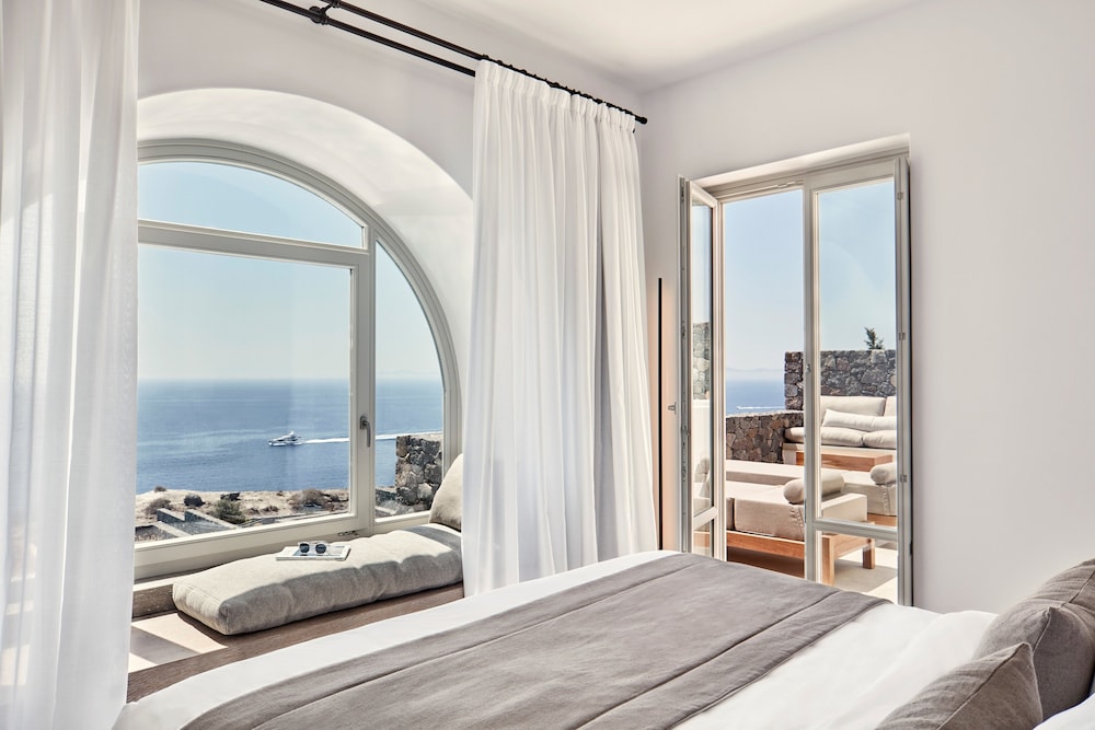 Canaves Epitome - Small Luxury Hotels of the World — Hotel rooms in Oia, South Aegean