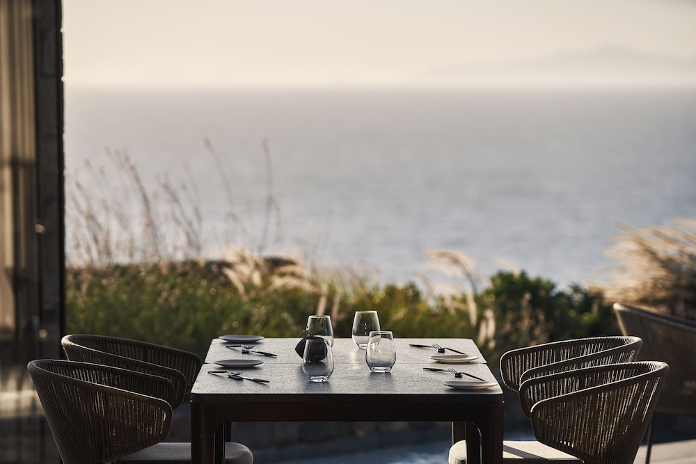 Canaves Epitome - Small Luxury Hotels of the World — Restaurant & bars in Oia, South Aegean