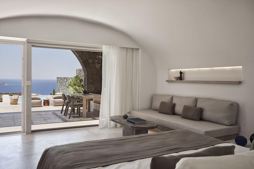 Canaves Epitome - Small Luxury Hotels of the World — Hotel rooms in Oia, South Aegean