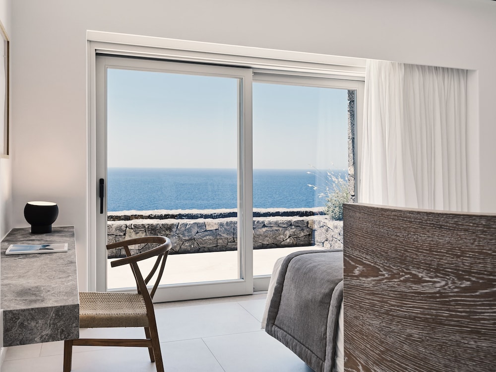 Canaves Epitome - Small Luxury Hotels of the World — Hotel rooms in Oia, South Aegean