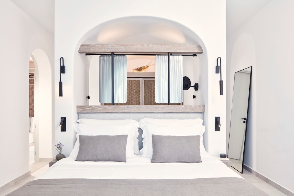 Canaves Epitome - Small Luxury Hotels of the World — Hotel rooms in Oia, South Aegean