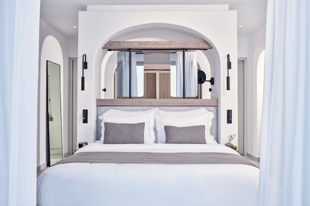 Canaves Epitome - Small Luxury Hotels of the World — Hotel rooms in Oia, South Aegean