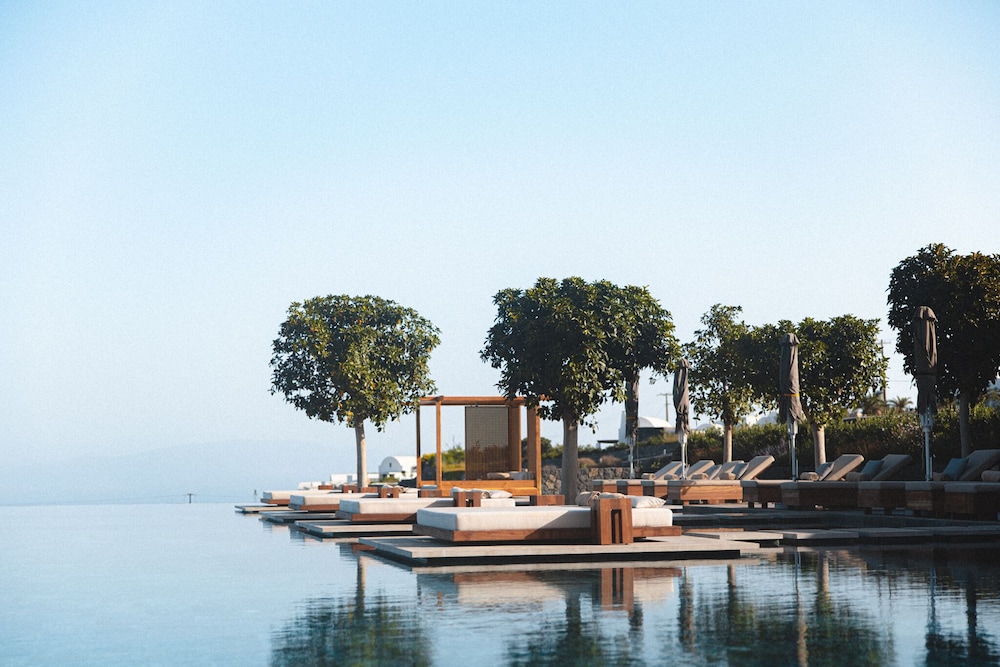 Canaves Epitome - Small Luxury Hotels of the World — Swimming pool in Oia, South Aegean