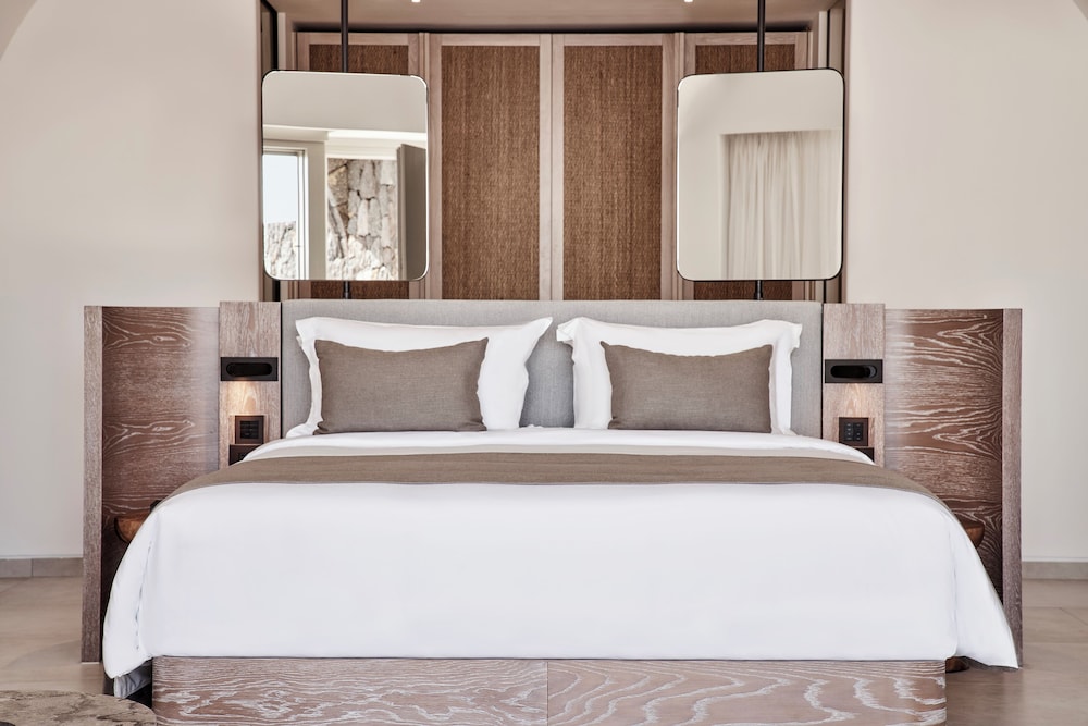 Canaves Epitome - Small Luxury Hotels of the World — Hotel rooms in Oia, South Aegean
