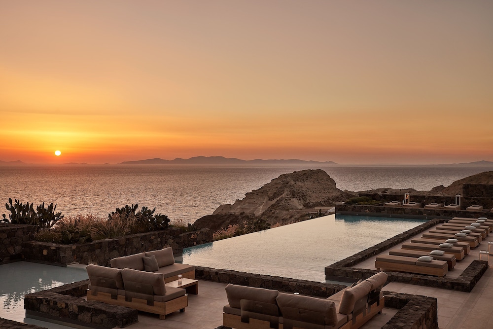 Canaves Epitome - Small Luxury Hotels of the World — Swimming pool in Oia, South Aegean