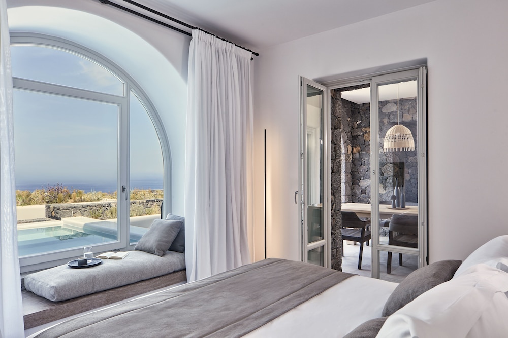 Canaves Epitome - Small Luxury Hotels of the World — Hotel rooms in Oia, South Aegean