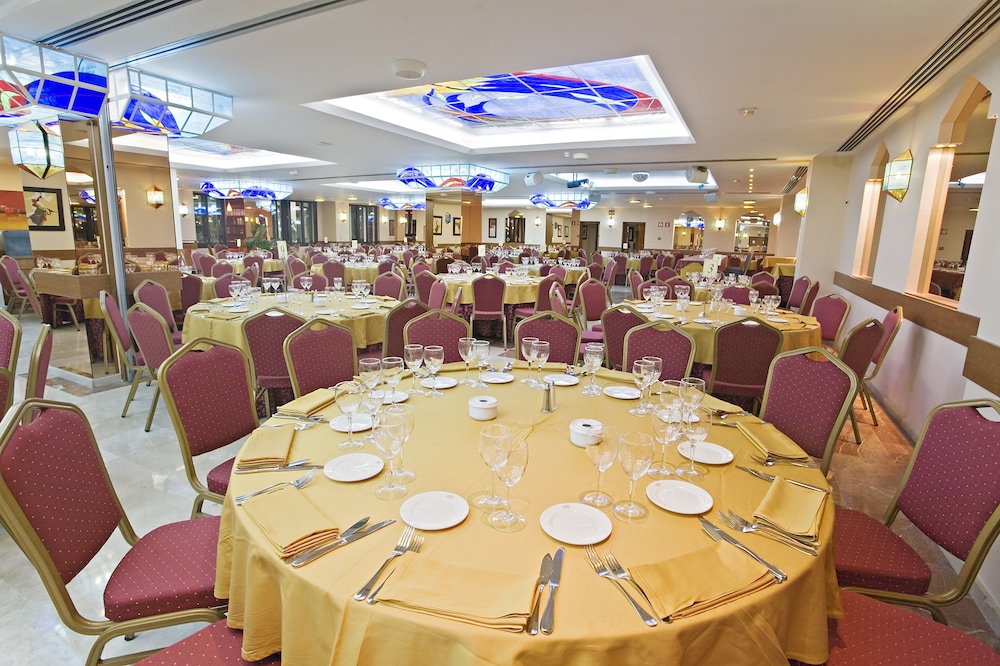 Hotel Perla Marina — Restaurant & bars in Nerja, Andalusia