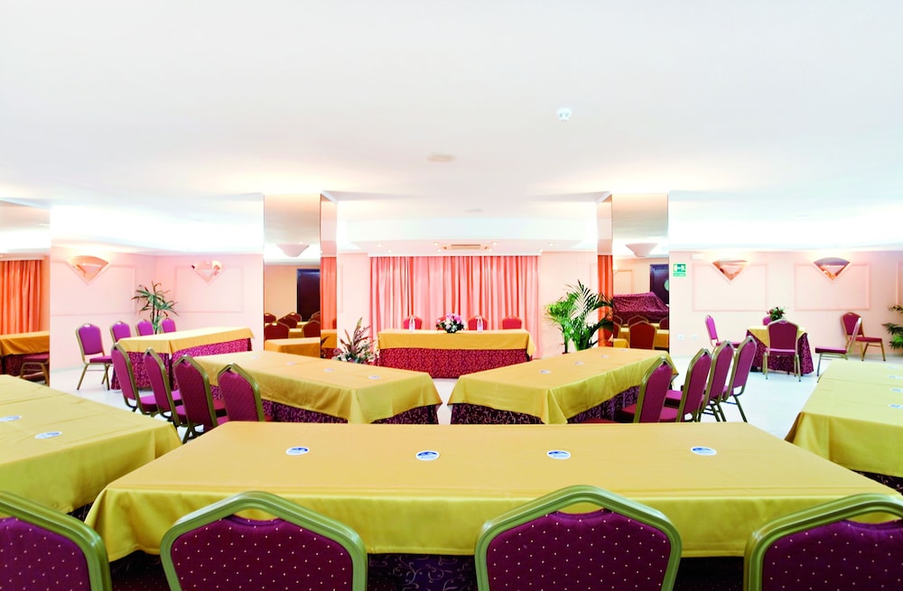 Hotel Perla Marina — Restaurant & bars in Nerja, Andalusia