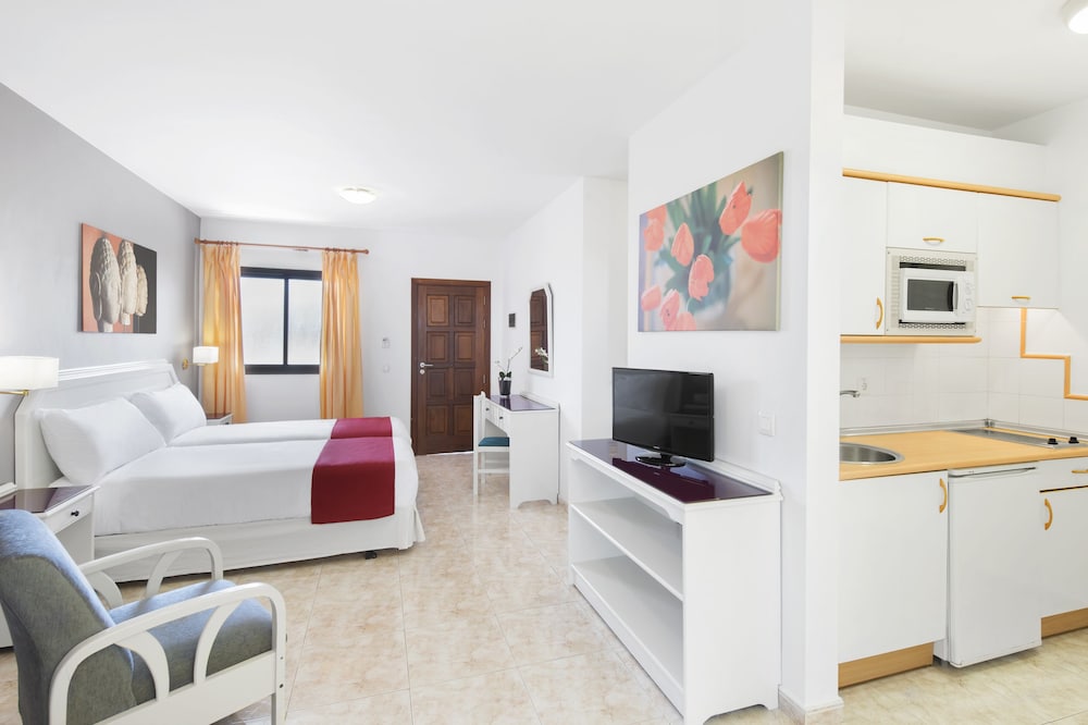 Elba Lucía Sport & Suite Hotel — Hotel rooms in Costa de Antigua, Canary Islands