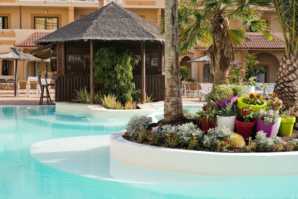 Elba Lucía Sport & Suite Hotel — Swimming pool in Costa de Antigua, Canary Islands