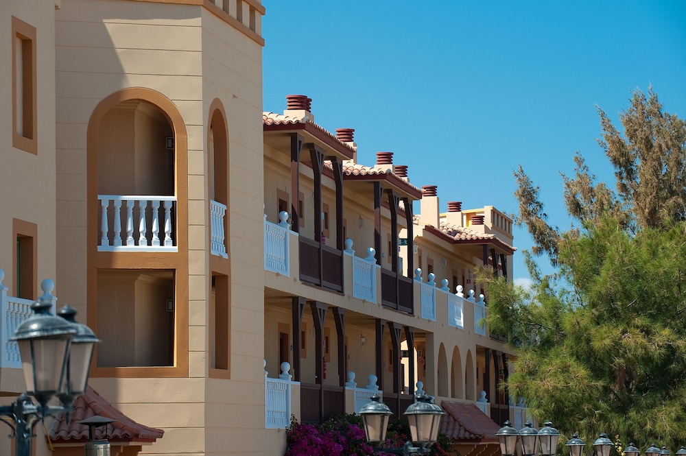 Elba Lucía Sport & Suite Hotel — Hotel building in Costa de Antigua, Canary Islands