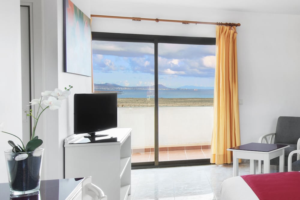 Elba Lucía Sport & Suite Hotel — Hotel rooms in Costa de Antigua, Canary Islands