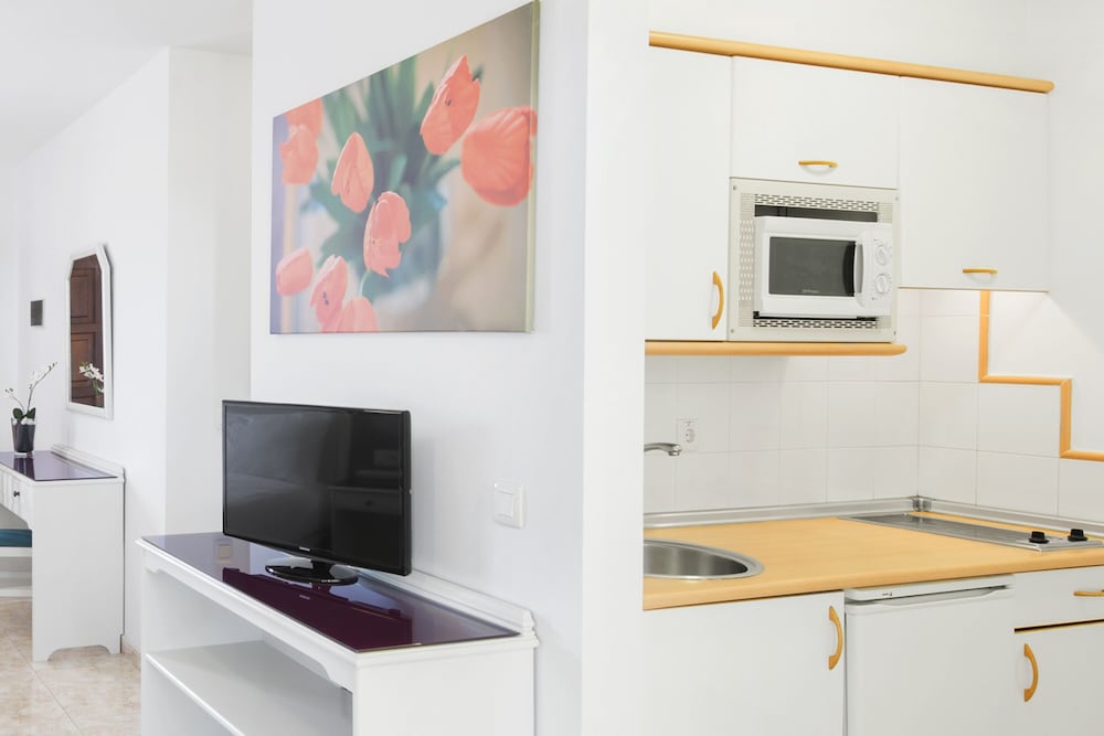 Elba Lucía Sport & Suite Hotel — Hotel rooms in Costa de Antigua, Canary Islands