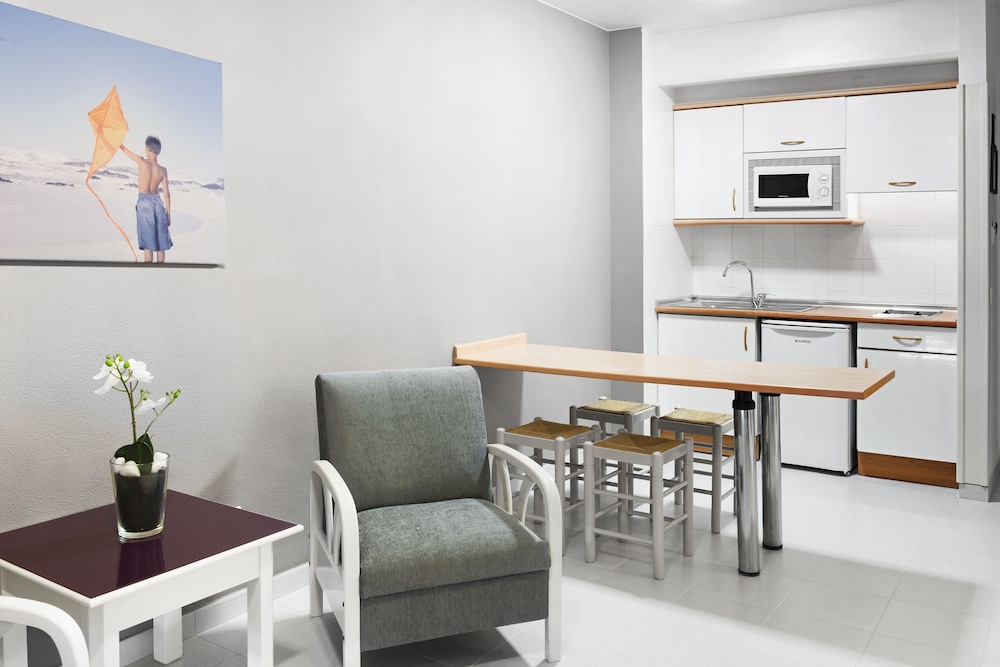 Elba Lucía Sport & Suite Hotel — Hotel rooms in Costa de Antigua, Canary Islands