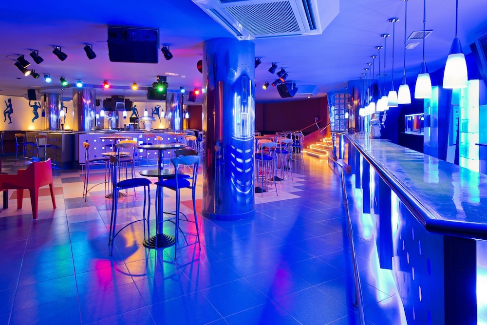 Elba Lucía Sport & Suite Hotel — Restaurant & bars in Costa de Antigua, Canary Islands