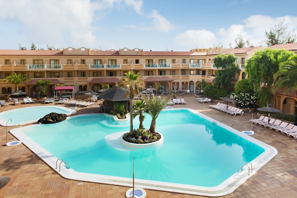 Elba Lucía Sport & Suite Hotel — Swimming pool in Costa de Antigua, Canary Islands