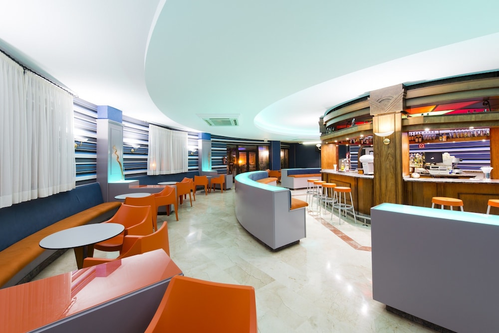 Elba Lucía Sport & Suite Hotel — Restaurant & bars in Costa de Antigua, Canary Islands
