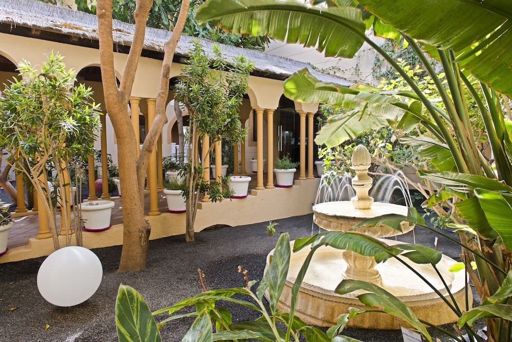 Elba Lucía Sport & Suite Hotel — Hotel building in Costa de Antigua, Canary Islands