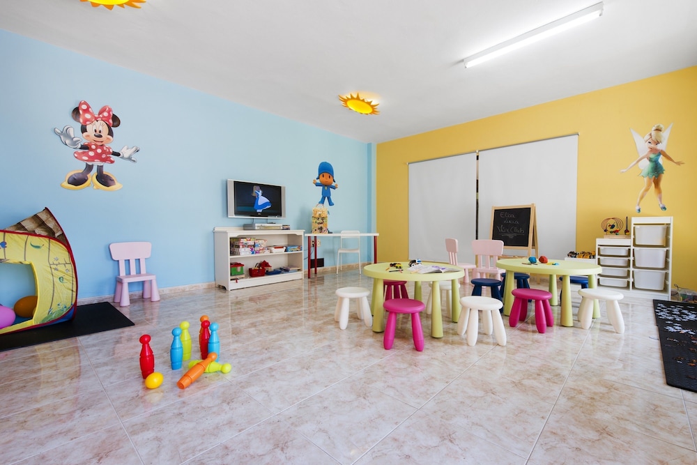 Elba Lucía Sport & Suite Hotel — Attractions for children in Costa de Antigua, Canary Islands