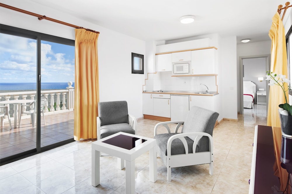 Elba Lucía Sport & Suite Hotel — Hotel rooms in Costa de Antigua, Canary Islands