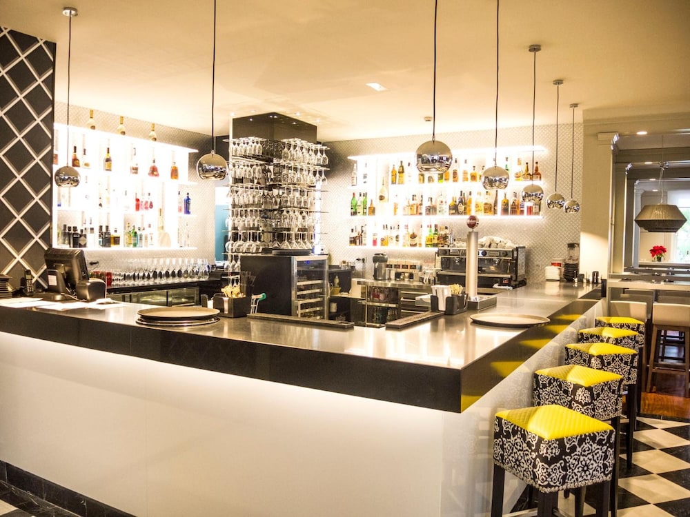 Aparthotel Monarque Sultán — Restaurant & bars in Marbella, Andalusia