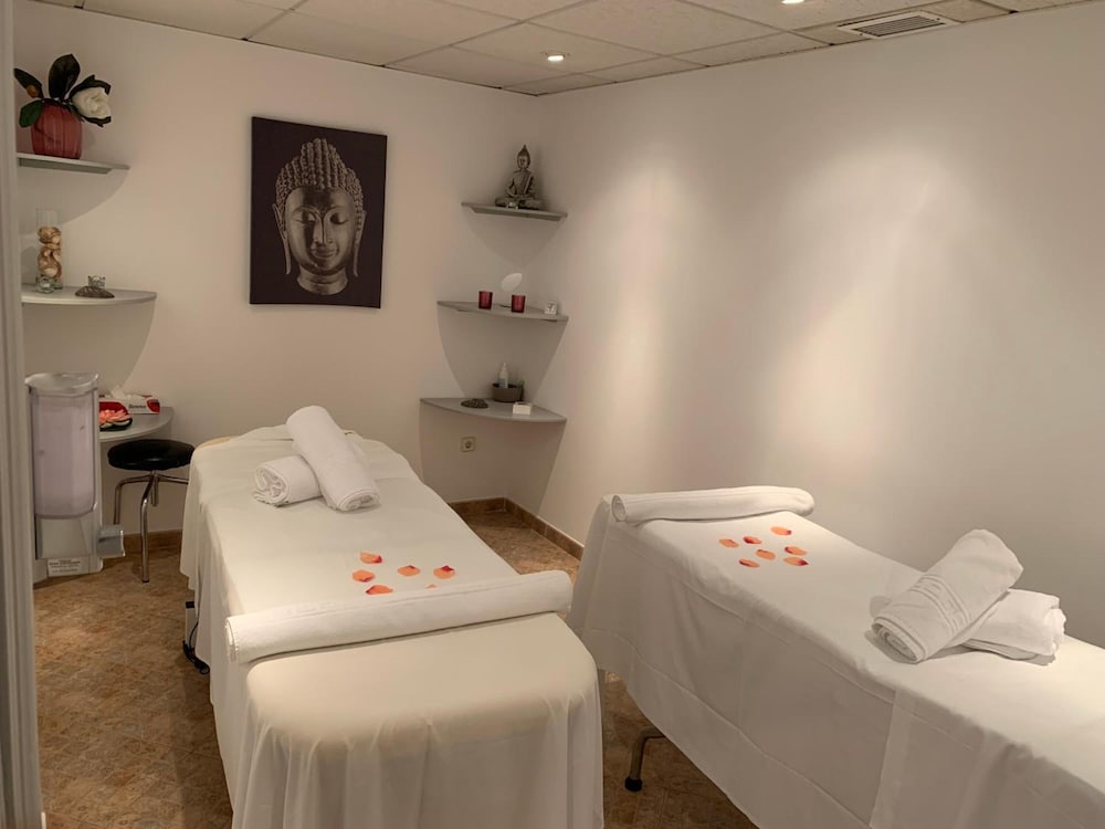 Aparthotel Monarque Sultán — Spa in Marbella, Andalusia