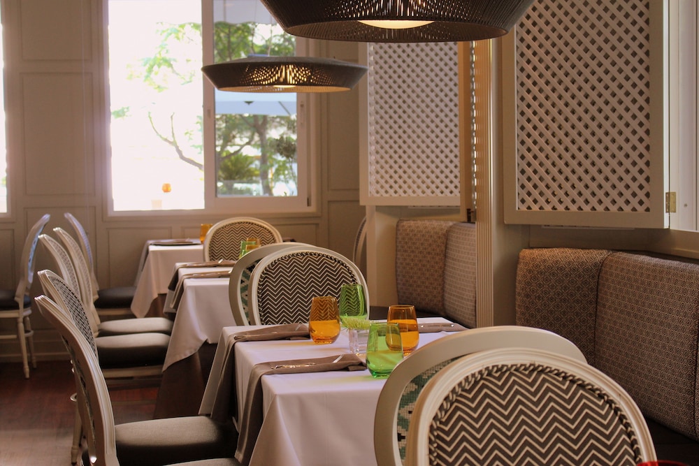 Aparthotel Monarque Sultán — Restaurant & bars in Marbella, Andalusia