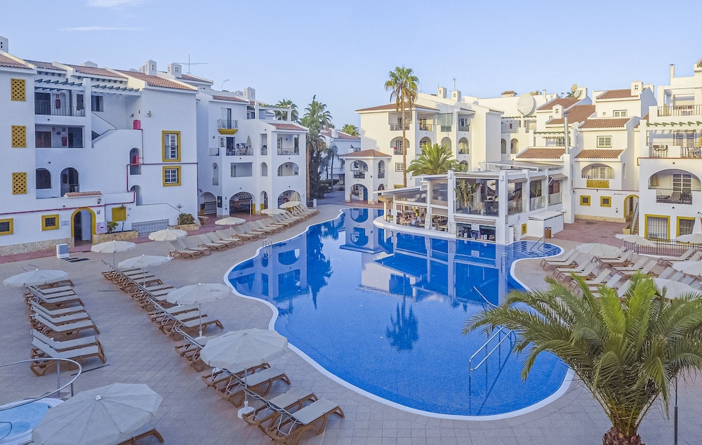 Hilton Vacation Club Sunset Harbour Club Tenerife — Swimming pool in Costa Adeje, Canary Islands