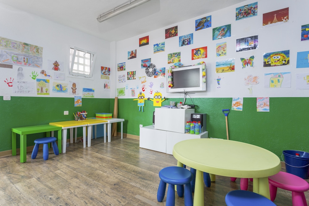 Hilton Vacation Club Sunset Harbour Club Tenerife — Attractions for children in Costa Adeje, Canary Islands