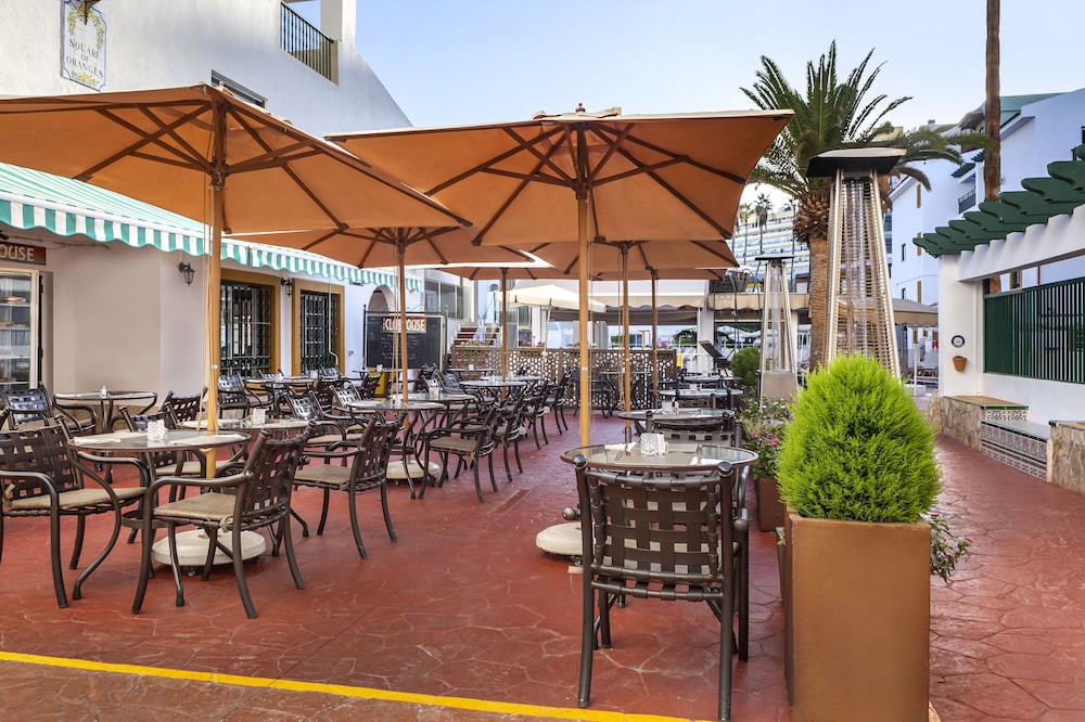 Hilton Vacation Club Sunset Harbour Club Tenerife — Restaurant & bars in Costa Adeje, Canary Islands