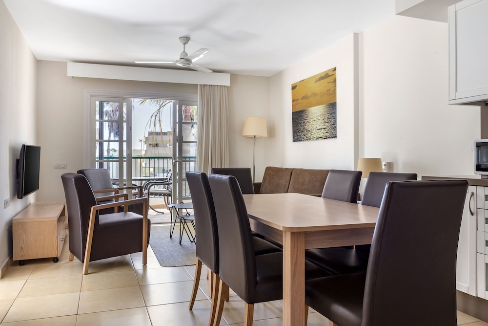 Hilton Vacation Club Sunset Harbour Club Tenerife — Hotel rooms in Costa Adeje, Canary Islands