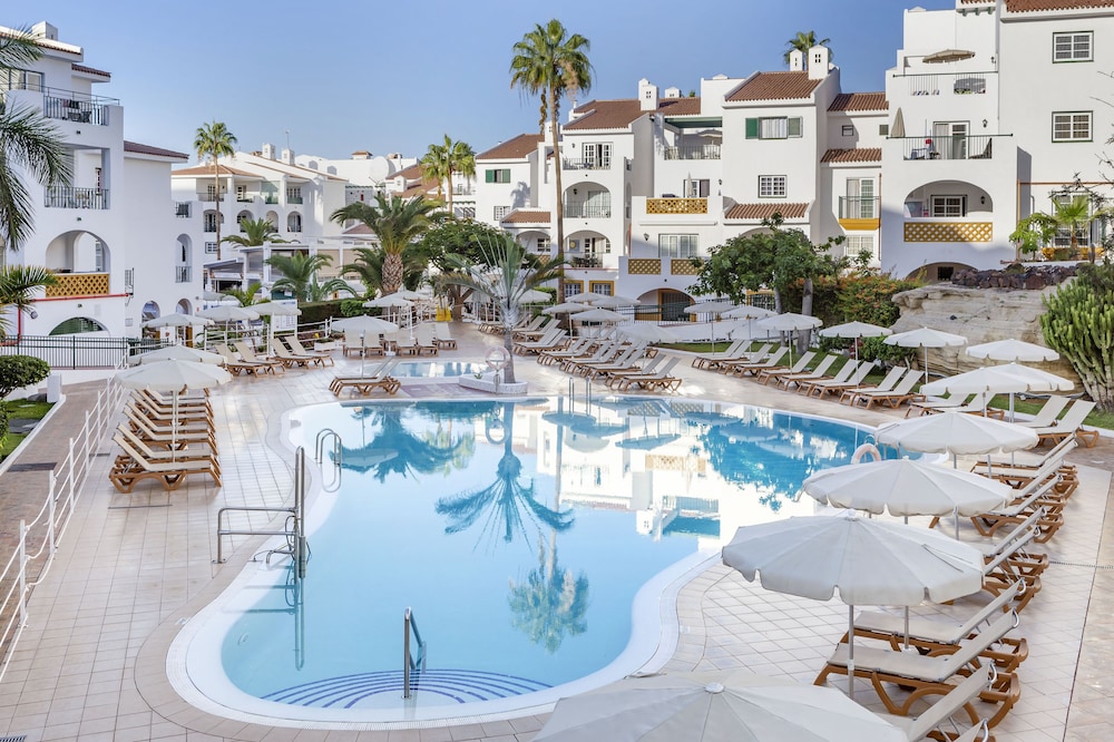 Hilton Vacation Club Sunset Harbour Club Tenerife — Swimming pool in Costa Adeje, Canary Islands