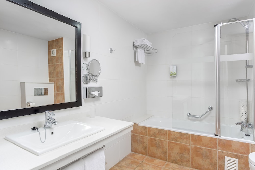 Hilton Vacation Club Sunset Harbour Club Tenerife — Hotel rooms in Costa Adeje, Canary Islands