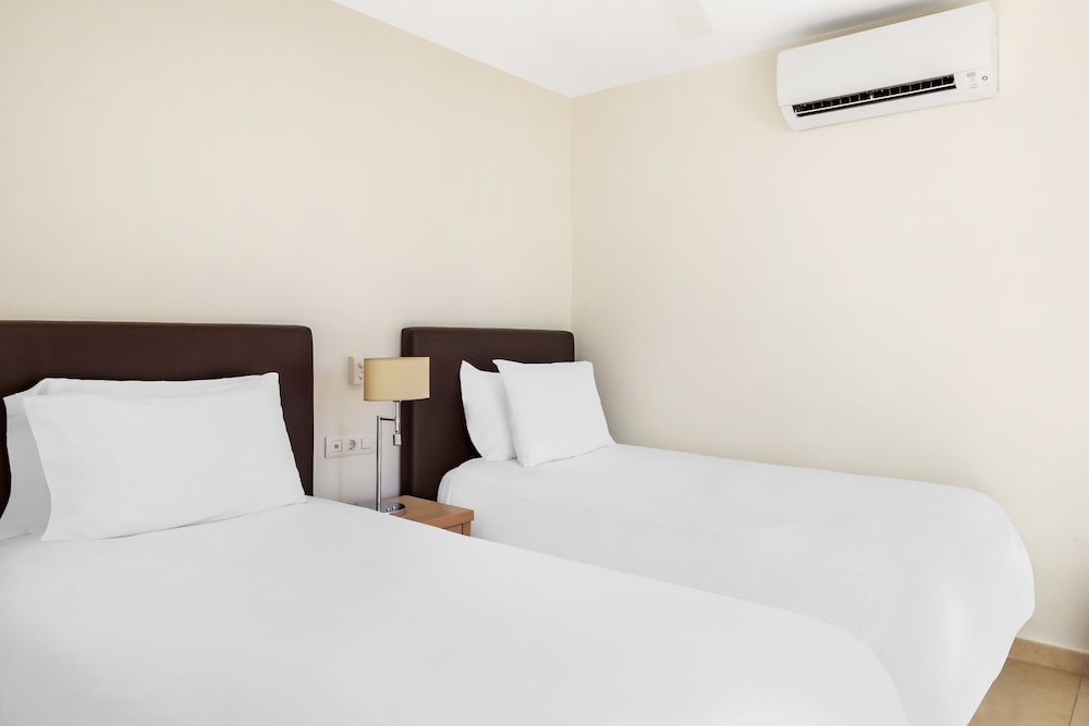 Hilton Vacation Club Sunset Harbour Club Tenerife — Hotel rooms in Costa Adeje, Canary Islands