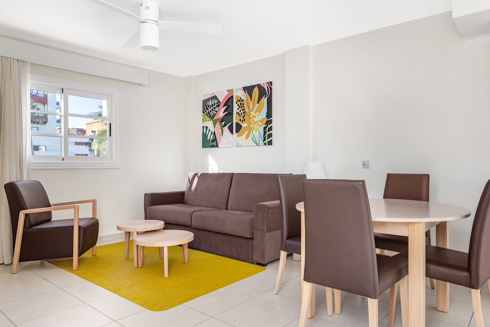 Hilton Vacation Club Sunset Harbour Club Tenerife — Hotel rooms in Costa Adeje, Canary Islands