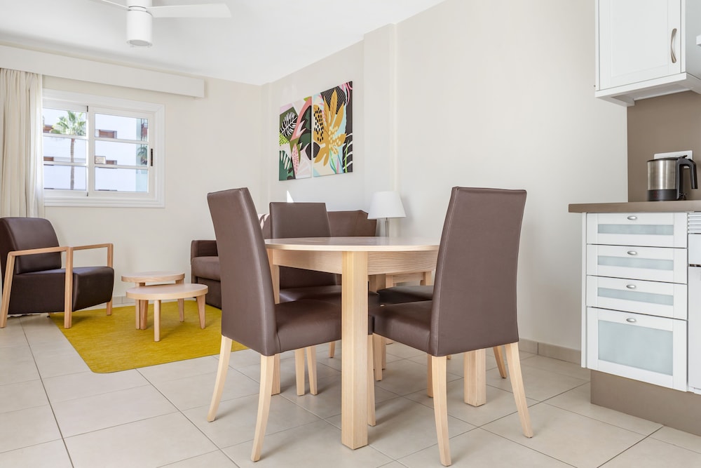Hilton Vacation Club Sunset Harbour Club Tenerife — Hotel rooms in Costa Adeje, Canary Islands