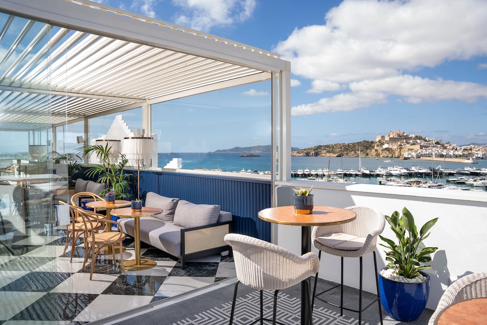 Ocean Drive Ibiza — Restaurant & bars in Ibiza Town, Balearic Islands