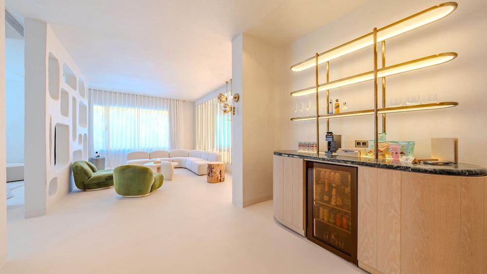 Destino Five Ibiza - 5-Star Grand Luxe Resort - Free Entrance to Pacha Club — Hotel rooms in Santa Eulalia, Balearic Islands