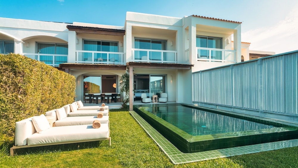 Destino Five Ibiza - 5-Star Grand Luxe Resort - Free Entrance to Pacha Club — Swimming pool in Santa Eulalia, Balearic Islands