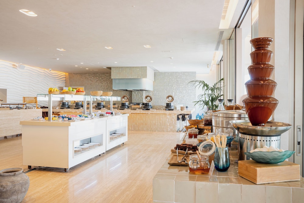 Destino Five Ibiza - 5-Star Grand Luxe Resort - Free Entrance to Pacha Club — Restaurant & bars in Santa Eulalia, Balearic Islands