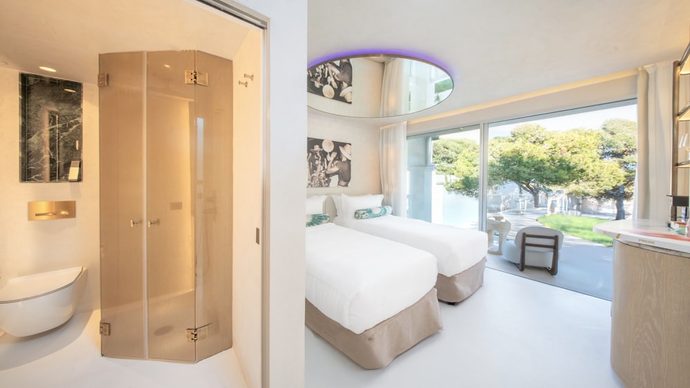 Destino Five Ibiza - 5-Star Grand Luxe Resort - Free Entrance to Pacha Club — Hotel rooms in Santa Eulalia, Balearic Islands